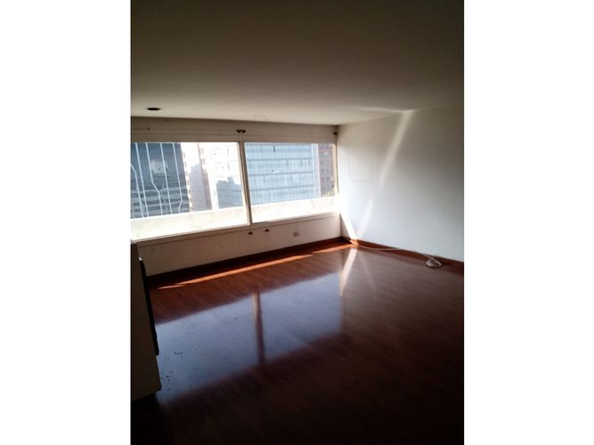 Apartamento de 5 alcobas en venta en Chicó Navarra, Bogotá, 198 m² · foto 2 de 19