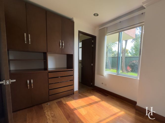 Casa de 6 alcobas en venta en Guaymaral, Bogotá, 1620 m² · foto 22 de 24