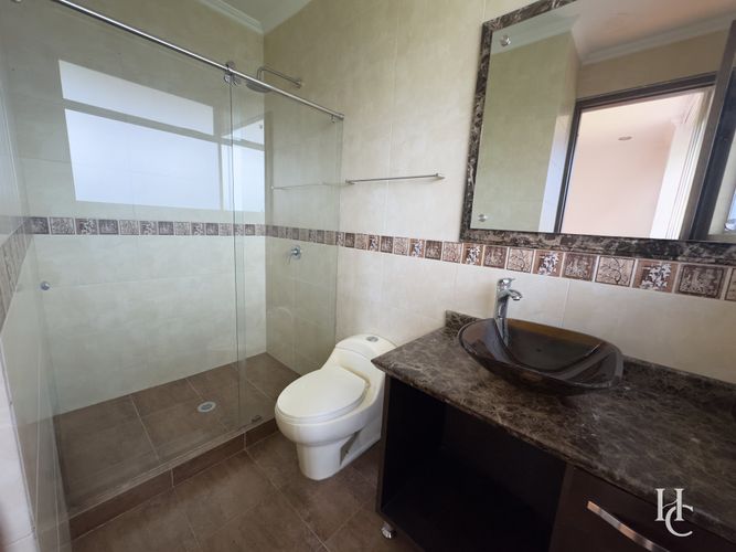 Casa de 6 alcobas en venta en Guaymaral, Bogotá, 1620 m² · foto 23 de 24
