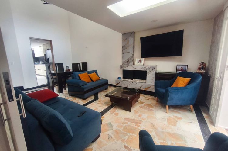 Casa de 4 alcobas en venta en San Jose De Bavaria, Bogotá, 350 m² · foto 4 de 24