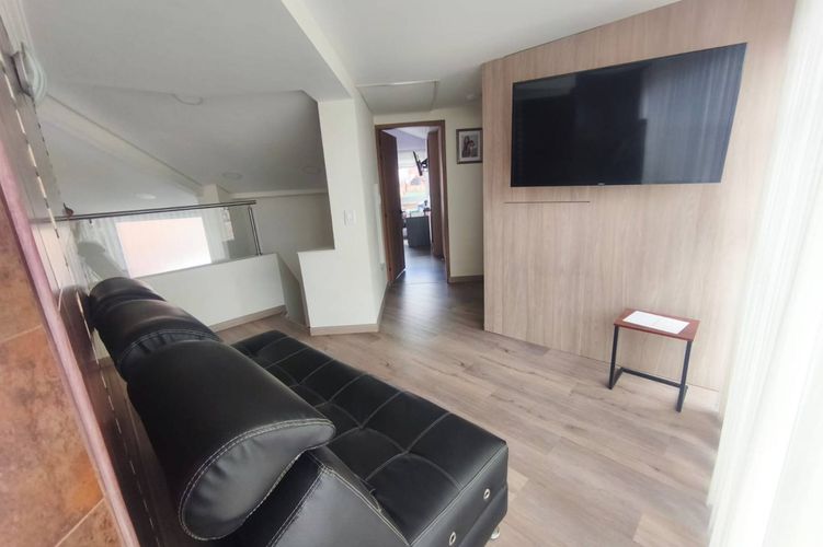 Casa de 4 alcobas en venta en San Jose De Bavaria, Bogotá, 350 m² · foto 9 de 24