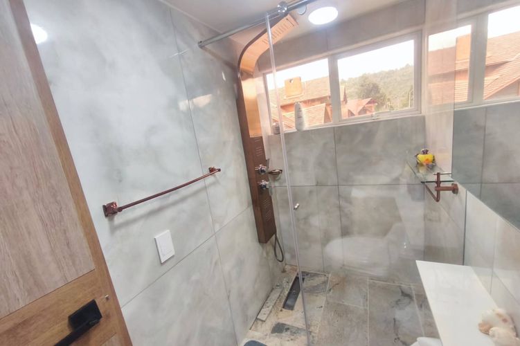 Casa de 4 alcobas en venta en San Jose De Bavaria, Bogotá, 350 m² · foto 15 de 24