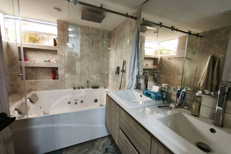 Casa de 4 alcobas en venta en San Jose De Bavaria, Bogotá, 350 m² · foto 20 de 24