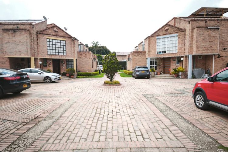 Casa de 4 alcobas en venta en San Jose De Bavaria, Bogotá, 350 m² · foto 24 de 24