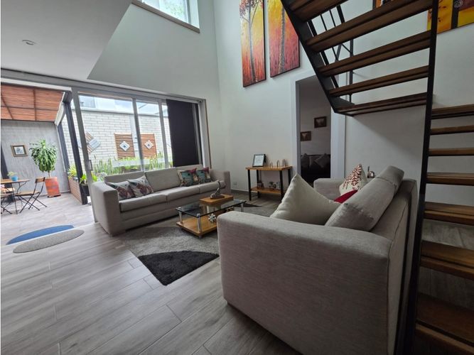 Casa de 4 alcobas en venta en Rionegro, 230 m² · foto 2 de 22