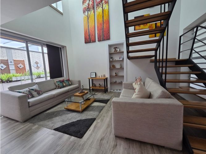 Casa de 4 alcobas en venta en Rionegro, 230 m² · foto 3 de 22