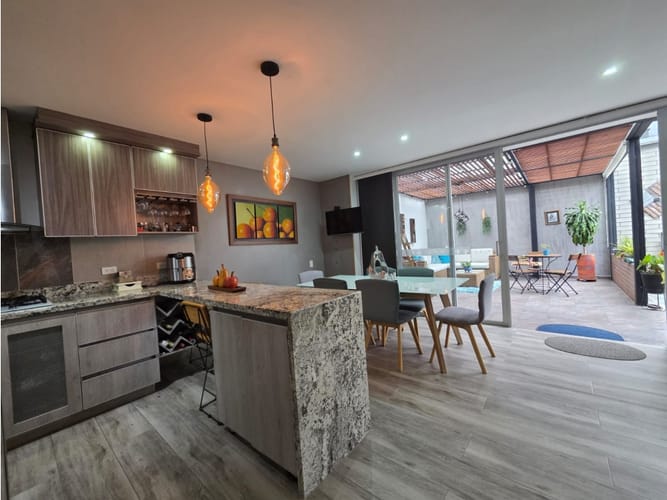 Casa de 4 alcobas en venta en Rionegro, 230 m² · foto 5 de 22