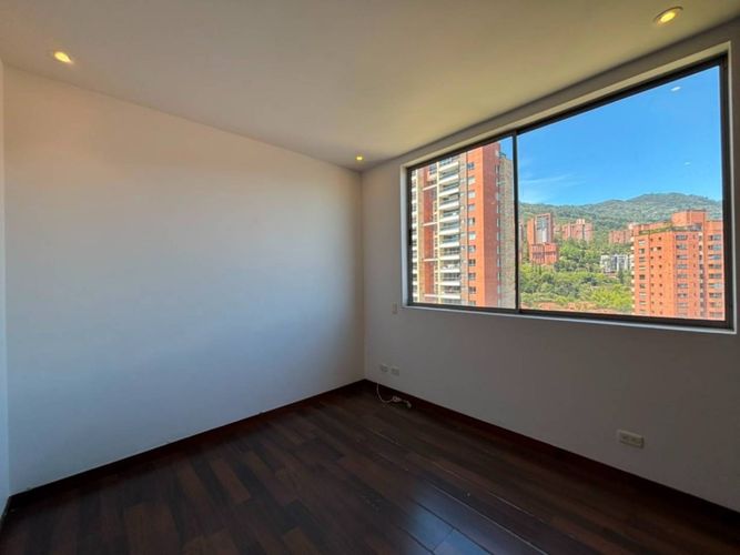 Apartamento de 3 alcobas en venta en El Poblado, Medellín, 126 m² · foto 13 de 19