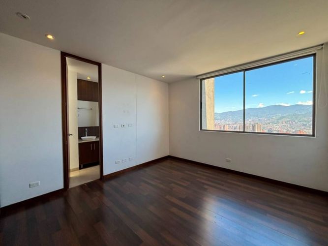 Apartamento de 3 alcobas en venta en El Poblado, Medellín, 126 m² · foto 17 de 19