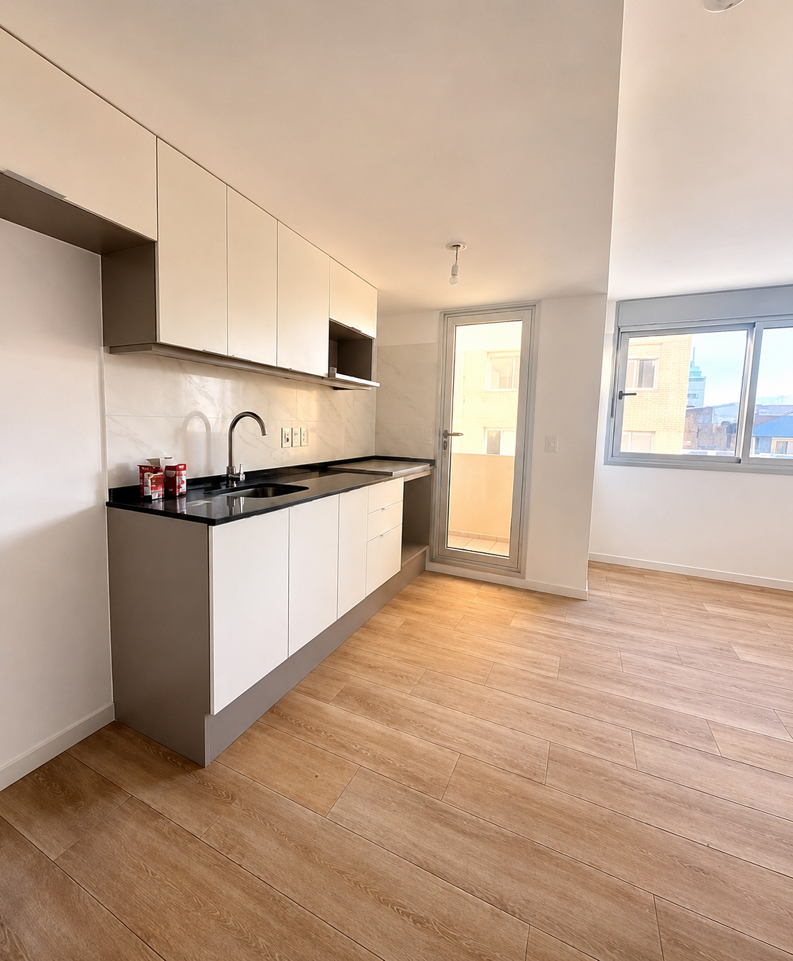 Alquiler 1 Dormitorio a Estrenar con Patio | 18 de Julio