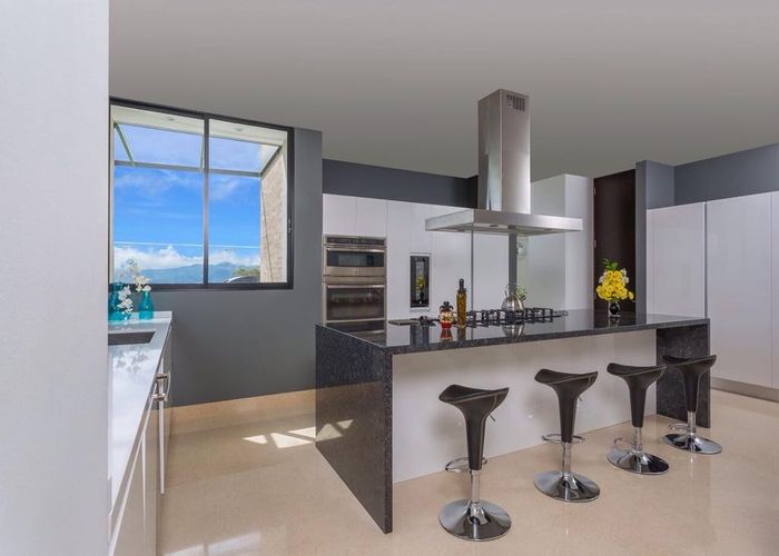 Casa de 4 alcobas en venta en Yerbabonita Bosque Nativo, Chía, 378 m² · foto 5 de 23