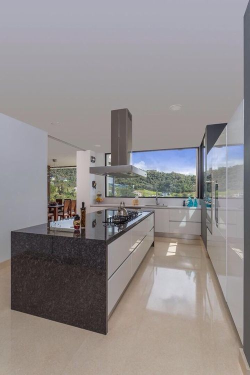 Casa de 4 alcobas en venta en Yerbabonita Bosque Nativo, Chía, 378 m² · foto 7 de 23