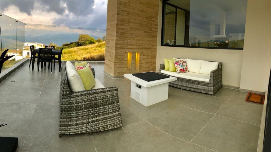 Casa de 4 alcobas en venta en Yerbabonita Bosque Nativo, Chía, 378 m² · foto 13 de 23