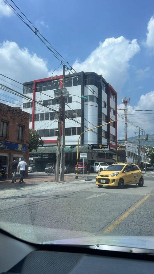 Edificio en venta en El Cedro, Cali, 921 m² · foto 18 de 22