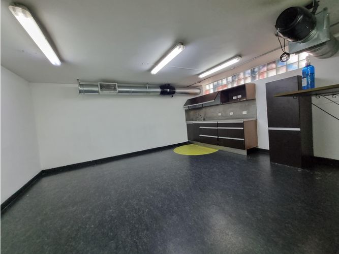 Oficina en venta en Villa Nueva, Medellín, 750 m² · foto 19 de 20