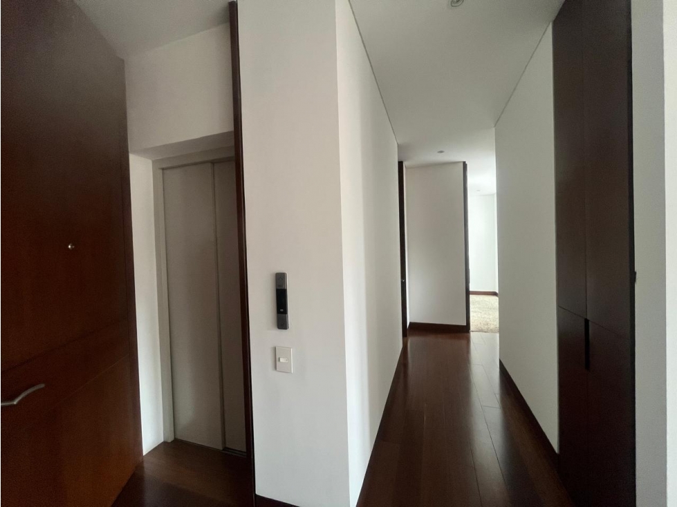 Apartamento en venta en Los Rosales, Bogotá · foto 11 de 21