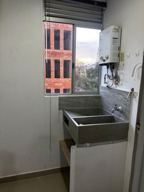 Apartamento de 3 alcobas en venta en Cabañas, Bello, 68 m² · foto 8 de 22
