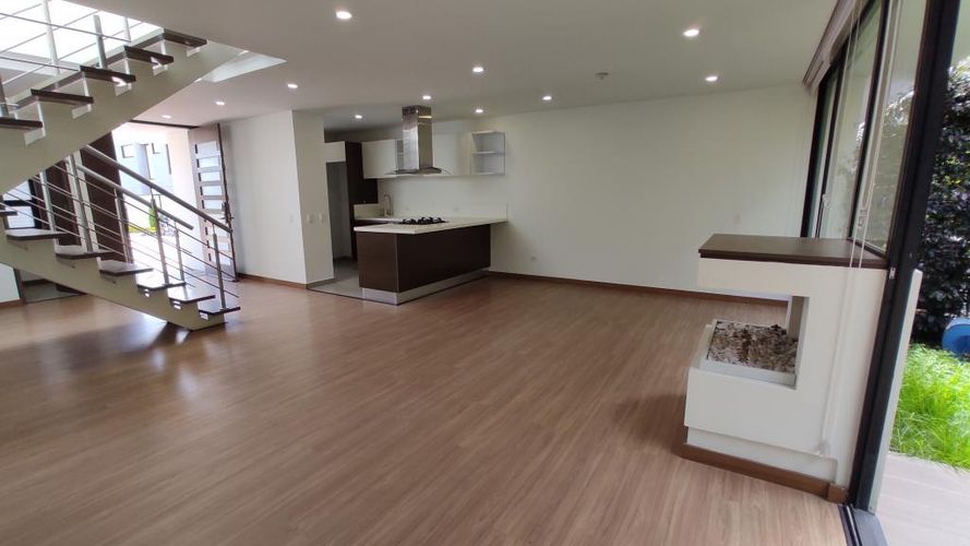 Casa de 3 alcobas en venta en Siberia, Cota, 259 m² · foto 8 de 24