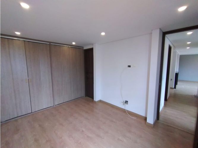 Apartamento de 3 alcobas en venta en Echavarria, Madrid, 67 m² · foto 11 de 24