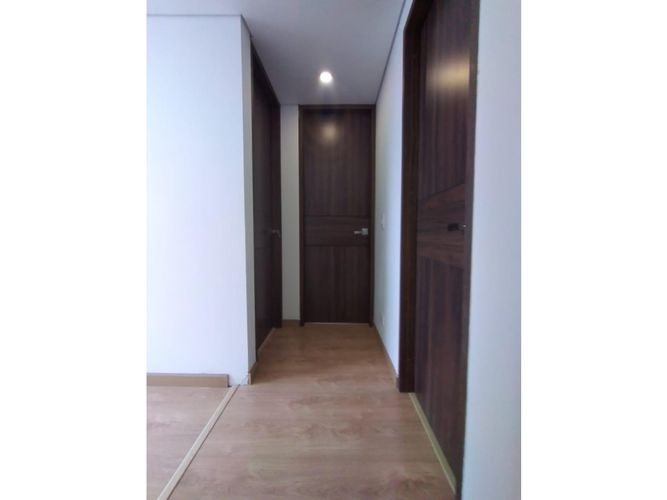 Apartamento de 3 alcobas en venta en Echavarria, Madrid, 67 m² · foto 14 de 24