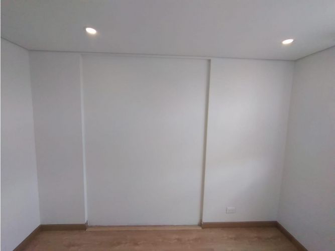 Apartamento de 3 alcobas en venta en Echavarria, Madrid, 67 m² · foto 15 de 24