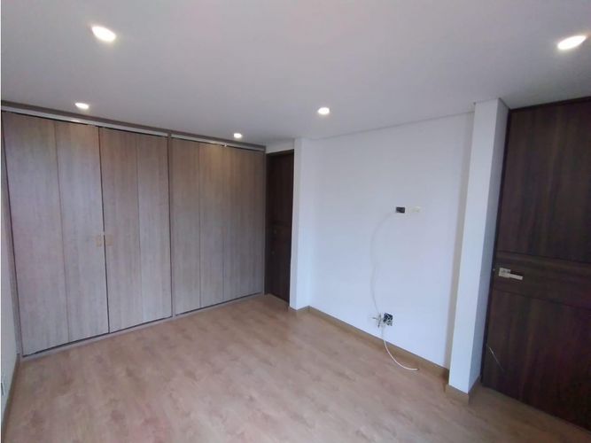 Apartamento de 3 alcobas en venta en Echavarria, Madrid, 67 m² · foto 16 de 24