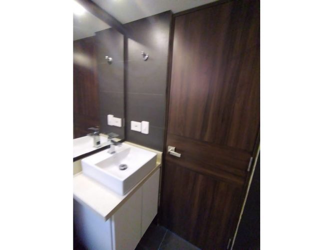 Apartamento de 3 alcobas en venta en Echavarria, Madrid, 67 m² · foto 23 de 24