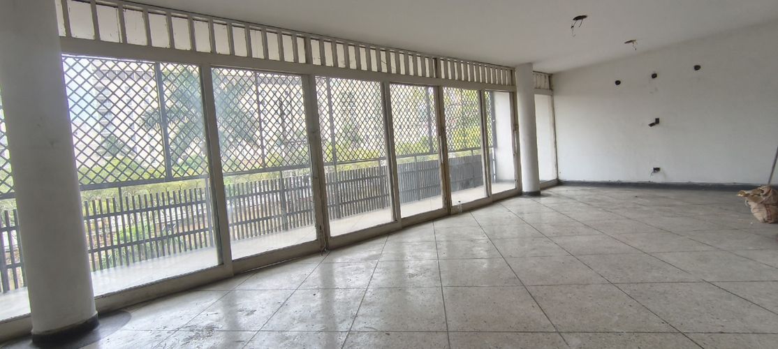 Edificio en venta en Centenario, Cali, 1200 m² · foto 9 de 23