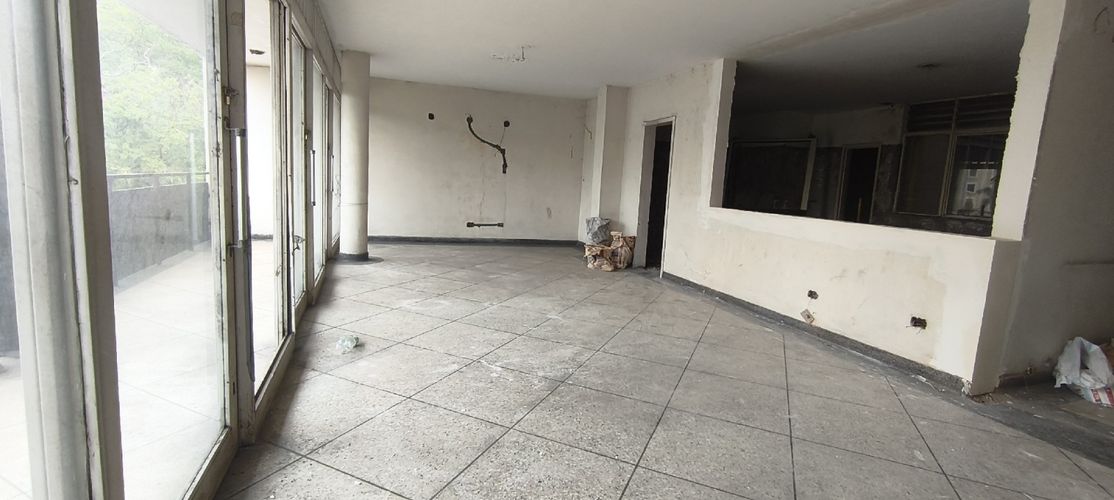 Edificio en venta en Centenario, Cali, 1200 m² · foto 12 de 23