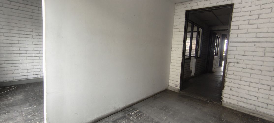 Edificio en venta en Centenario, Cali, 1200 m² · foto 20 de 23