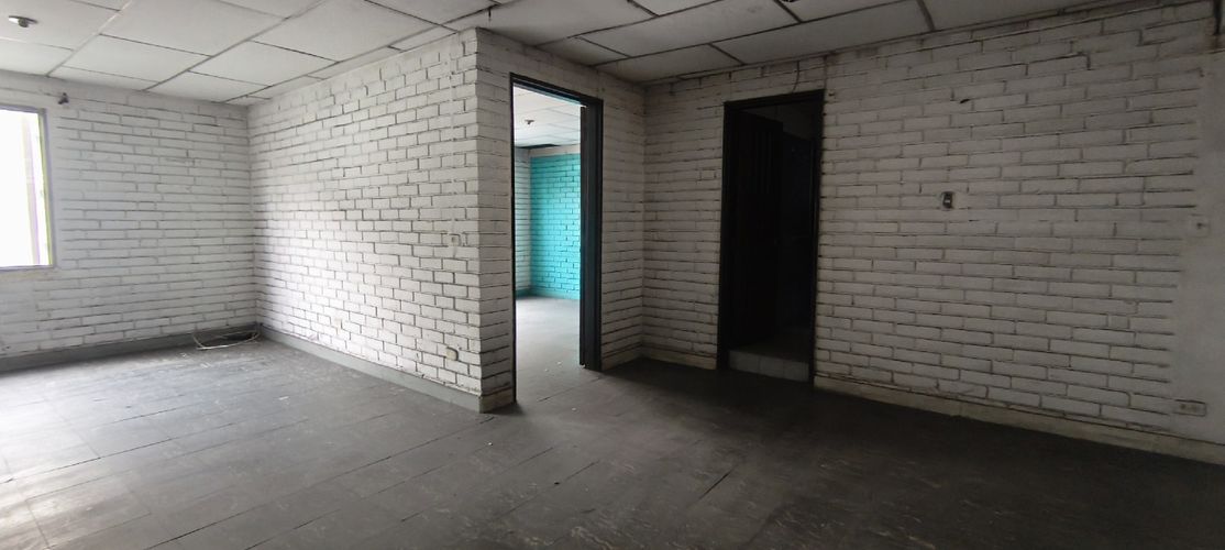 Edificio en venta en Centenario, Cali, 1200 m² · foto 21 de 23