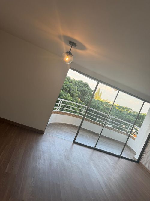 Apartamento en venta en La Flora, Cali · foto 9 de 24