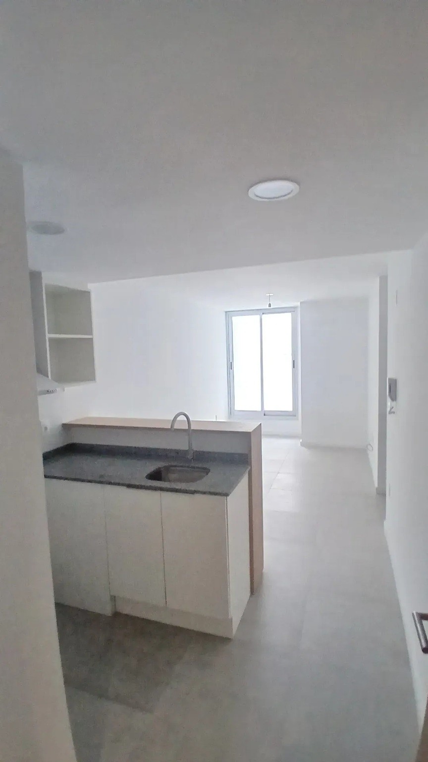ALQUILER EN EL CENTRO, 1 DORMITORIO, PISO 1 AL CONTRA FRENTE, TERRAZA CON PARRILLERO, SALON Y SEGURIDAD · Foto 8