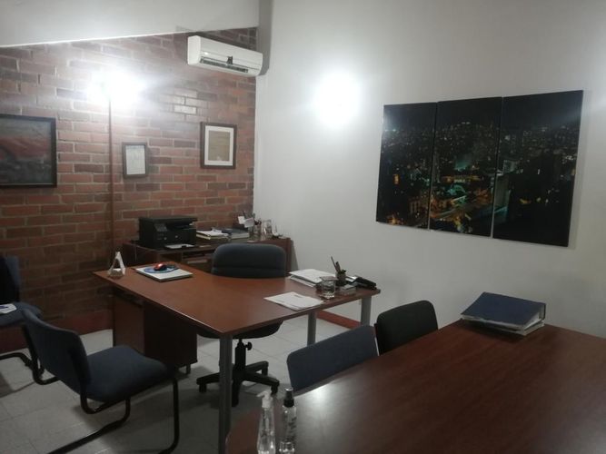 Casa de 4 alcobas en venta en Menga, Cali, 429 m² · foto 12 de 23