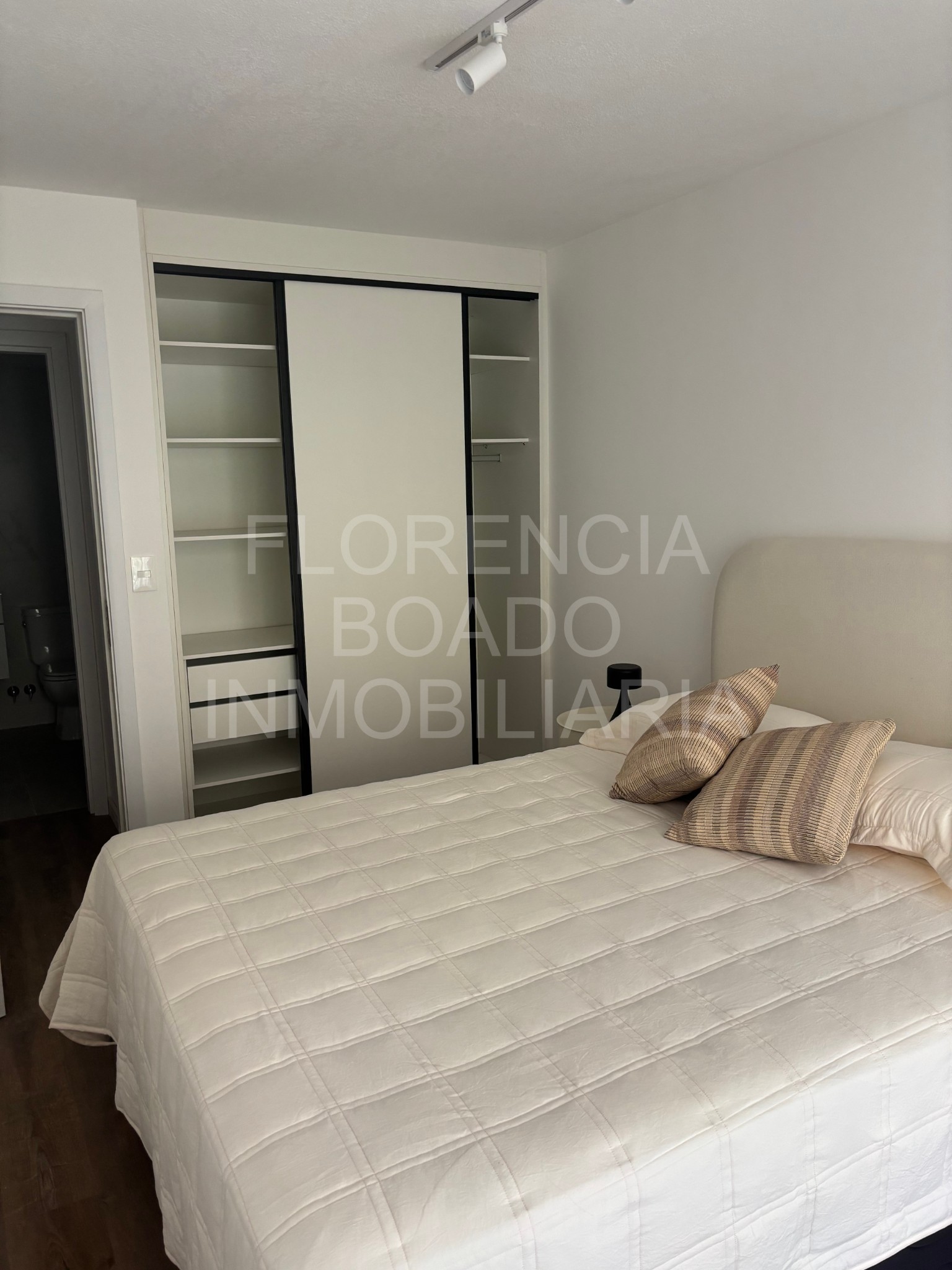 Estrenar apto de construccion tradicional, amplio balcón al frente, amenidades y opción de garage · Foto 12
