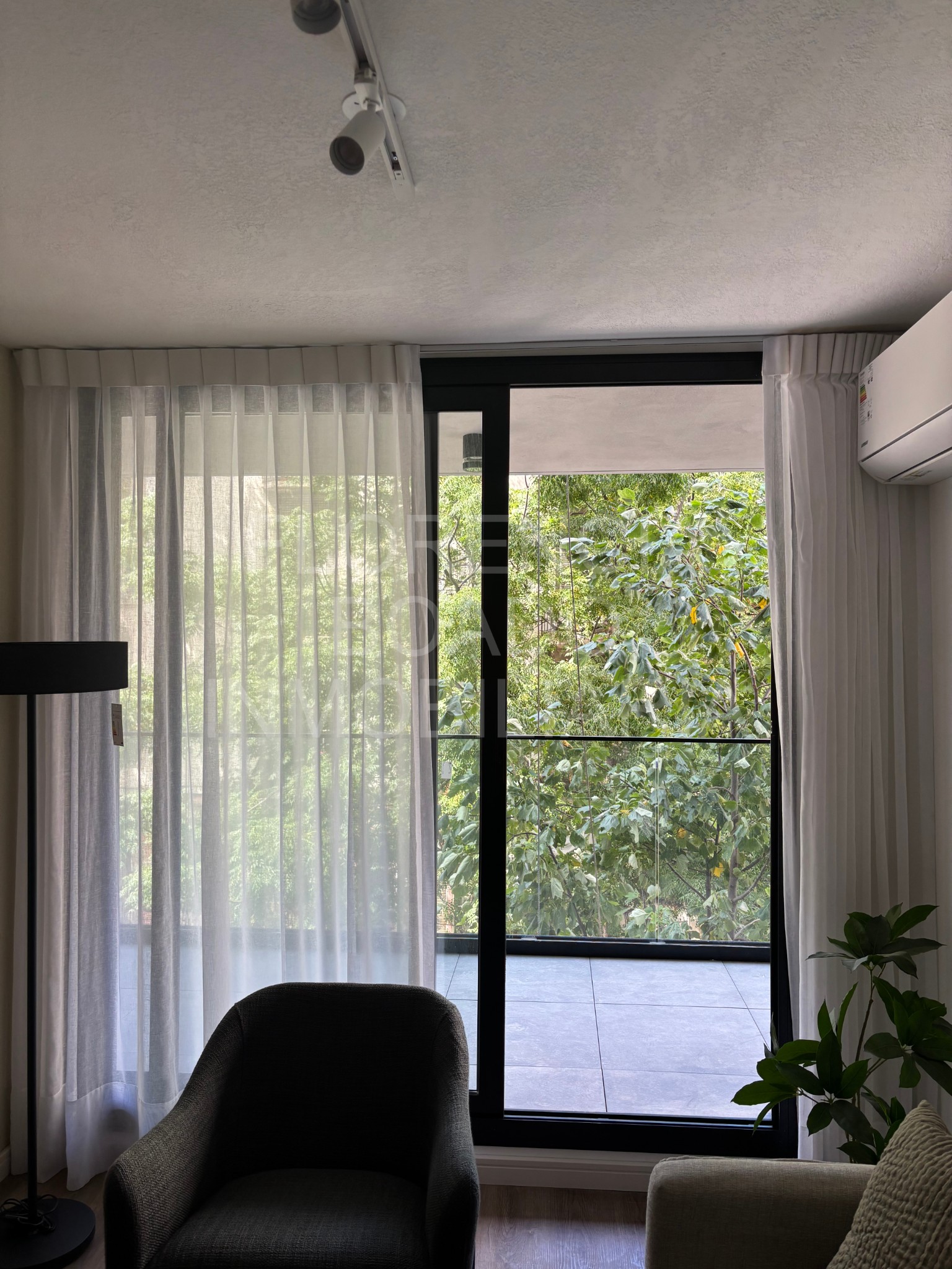 Estrenar apto de construccion tradicional, amplio balcón al frente, amenidades y opción de garage · Foto 5