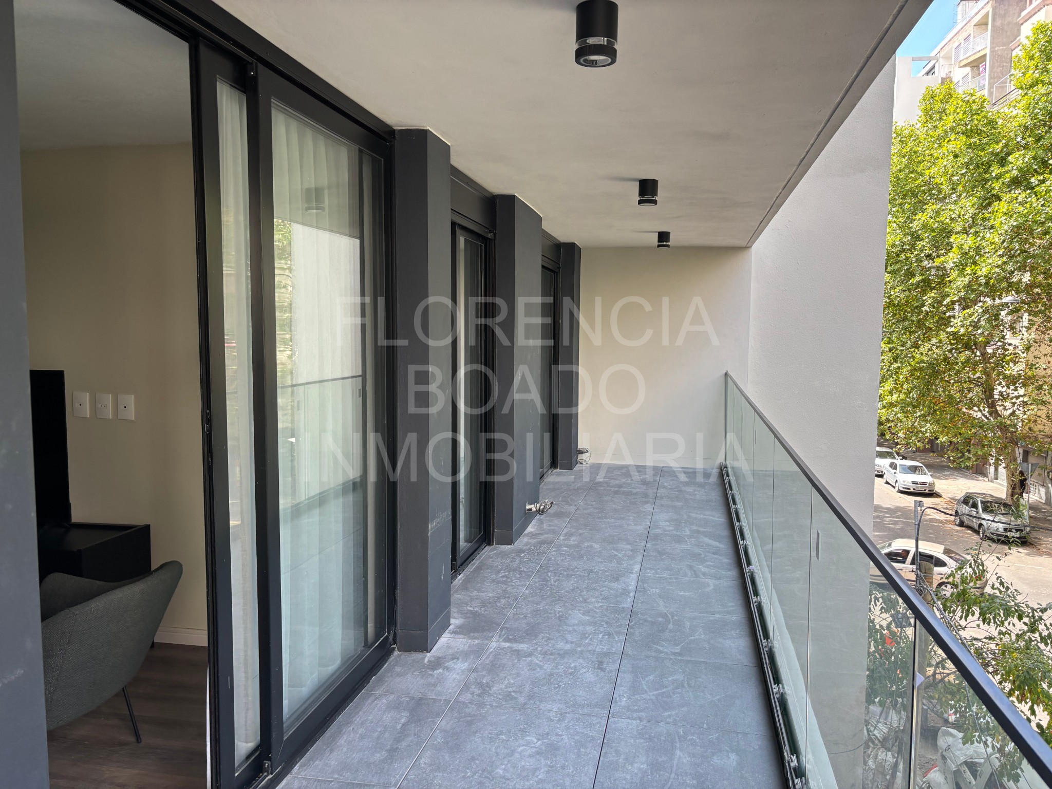 Estrenar apto de construccion tradicional, amplio balcón al frente, amenidades y opción de garage · Foto 1