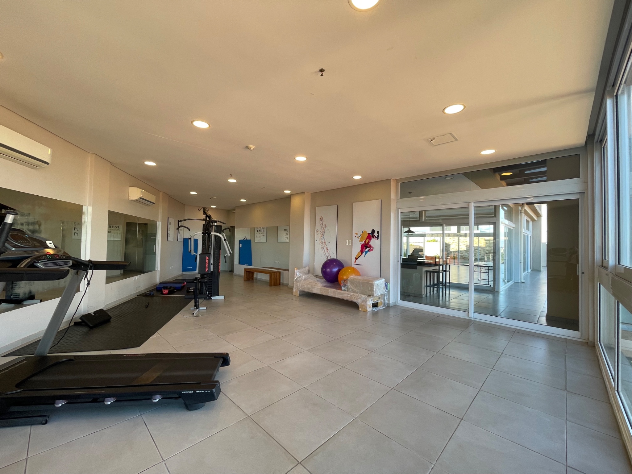 En venta amplio departamento de 2 dormitorios en suite Barrio las Mercedes — foto 3