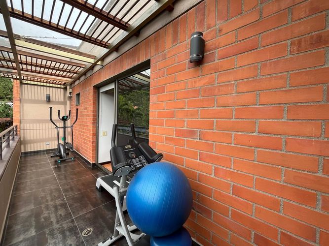 Casa de 3 alcobas en venta en Escobero, Envigado, 256 m² · foto 11 de 20
