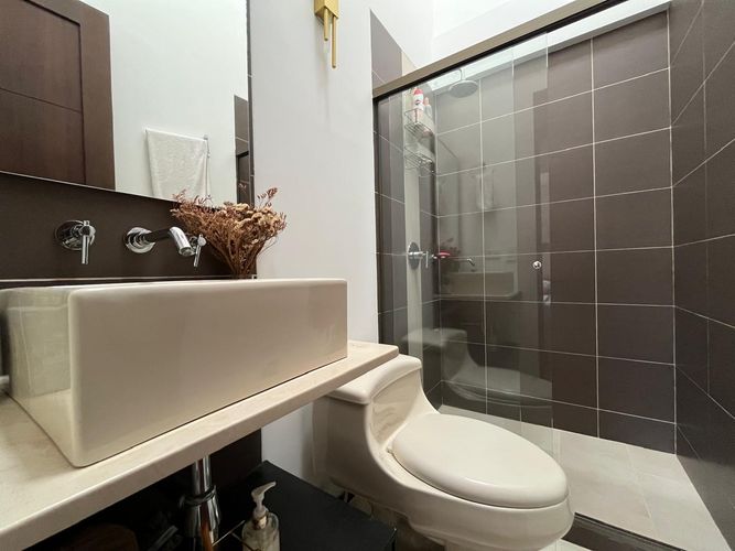Casa de 3 alcobas en venta en Escobero, Envigado, 256 m² · foto 16 de 20