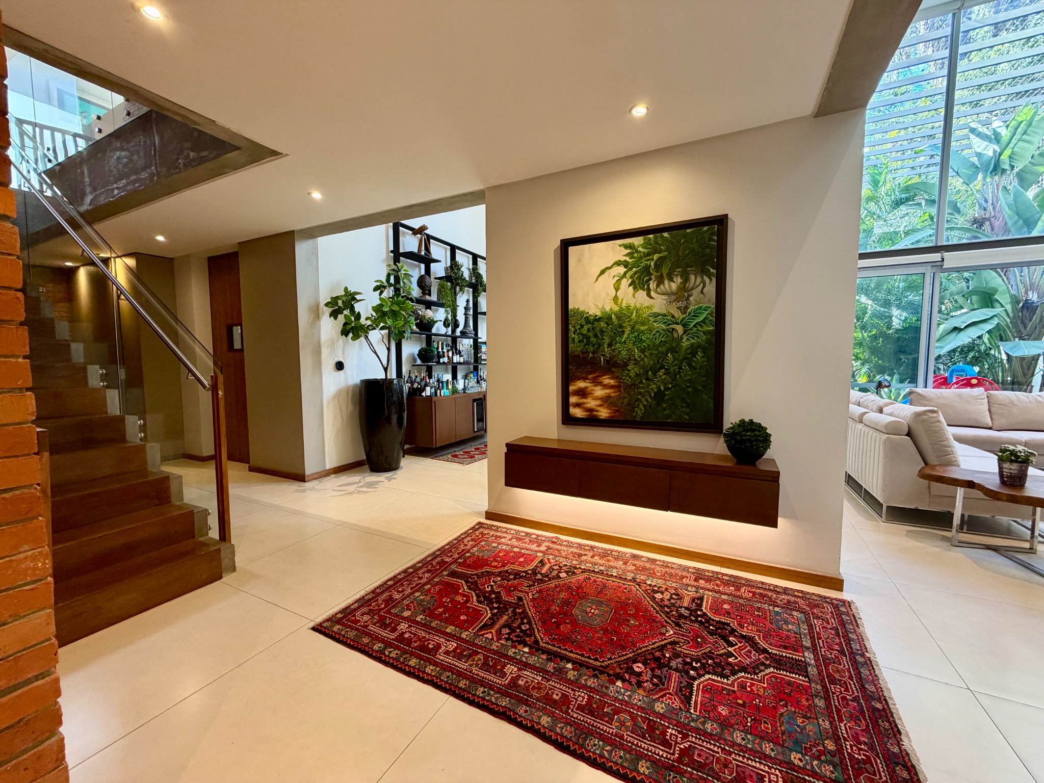 VENDO RESIDENCIA DE 4 SUITES EN BARRIO MBURICAO — foto 3