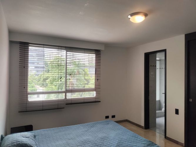 Apartamento de 3 alcobas en venta en El Poblado, Medellín, 232 m² · foto 13 de 19