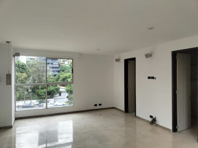 Apartamento de 3 alcobas en venta en El Poblado, Medellín, 232 m² · foto 17 de 19