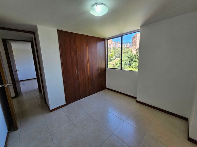 Apartamento de 3 alcobas en arriendo en Los Balsos, Medellín, 120 m² · foto 7 de 17