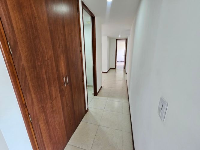 Apartamento de 3 alcobas en arriendo en Los Balsos, Medellín, 120 m² · foto 9 de 17