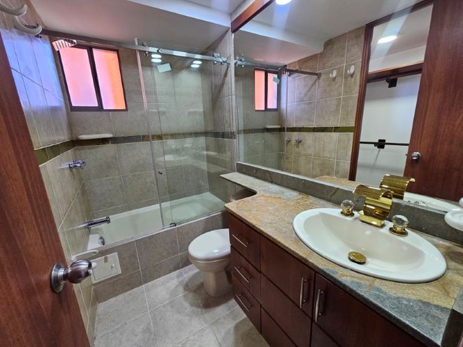 Apartamento de 3 alcobas en arriendo en Los Balsos, Medellín, 120 m² · foto 11 de 17
