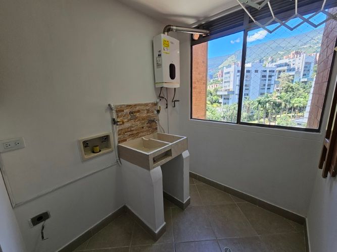 Apartamento de 3 alcobas en arriendo en Los Balsos, Medellín, 120 m² · foto 14 de 17