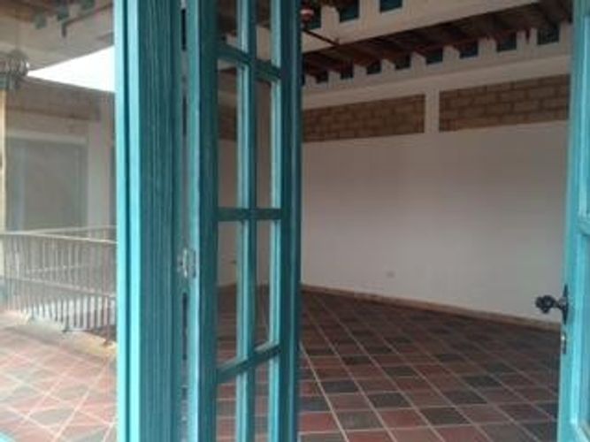Local en venta en Quintas Del Llanito, Girón, 41 m² · foto 3 de 16