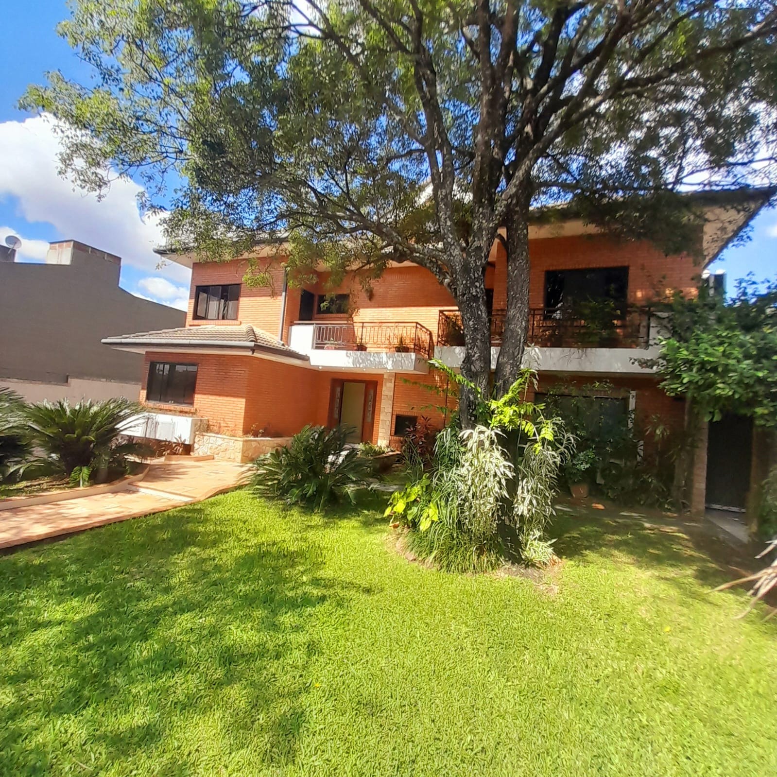 Casa en alquiler en Ycuá Satí