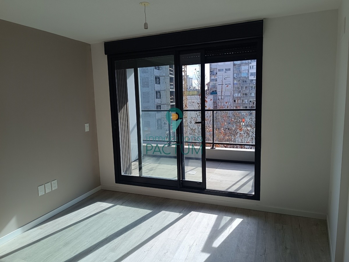 Alquiler Apartamento Al Frente 1 Dormitorio A Estrenar, Con Terraza Y Amenities Y Garage En Tres Cruces